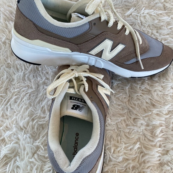 New Balance Men's 997H V1 Classic Sneaker 11US gray/brown - Picture 3 of 9